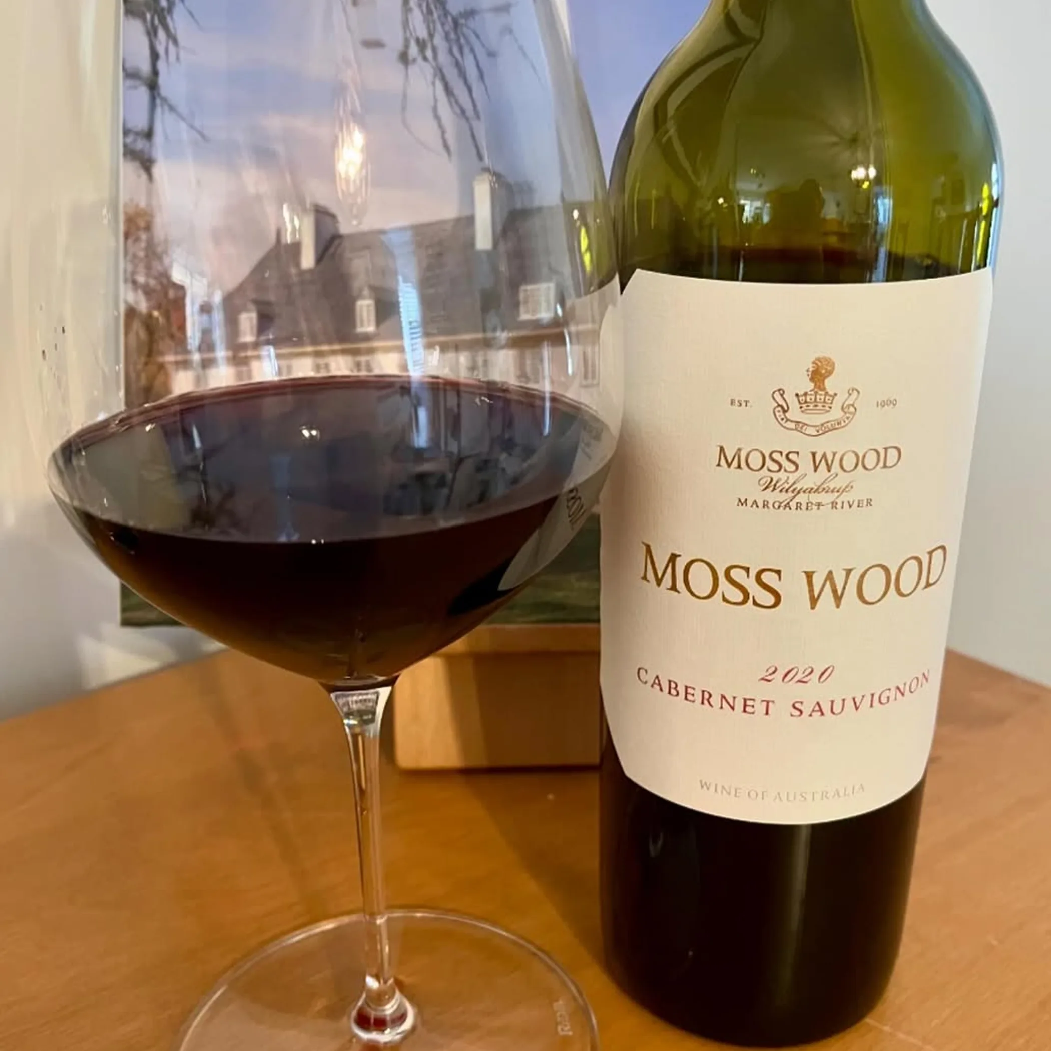 glass of australian cabernet sauvignon wine
