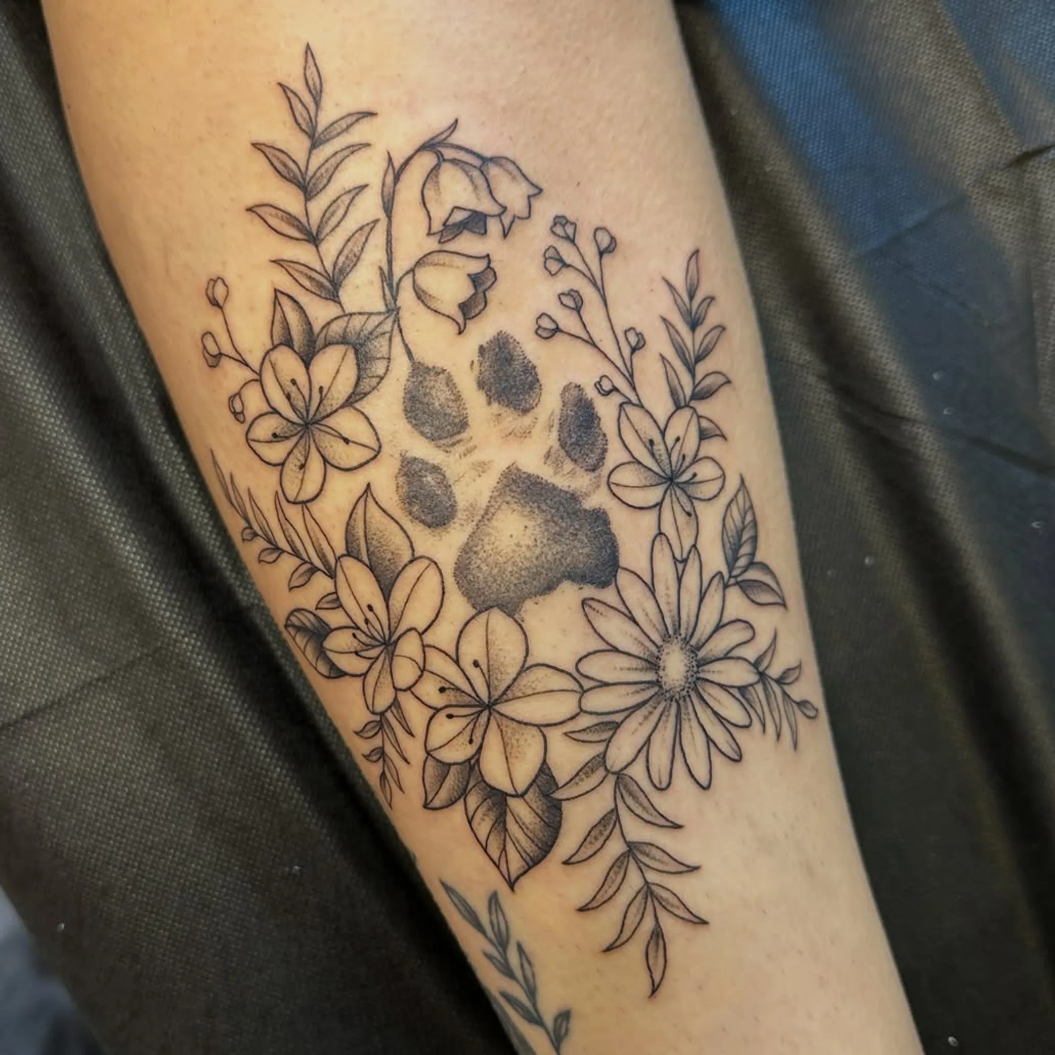 floral daisy tattoo